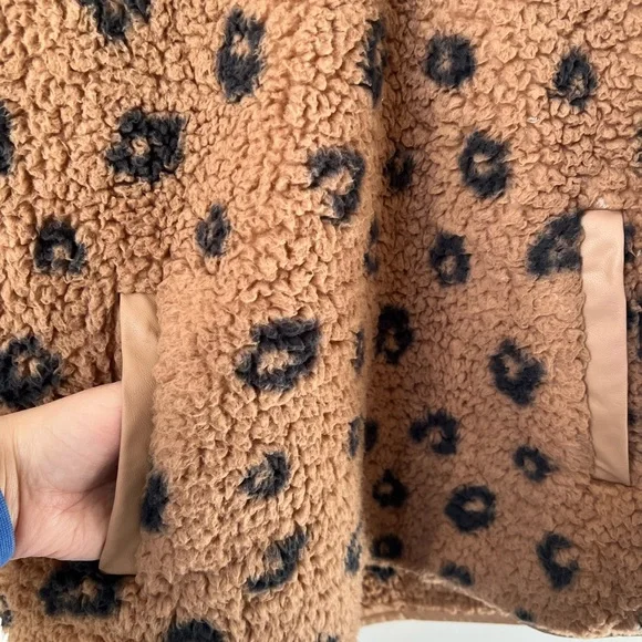 Abercrombie and Fitch Leopard Sherpa Pullover - Picture 5 of 6